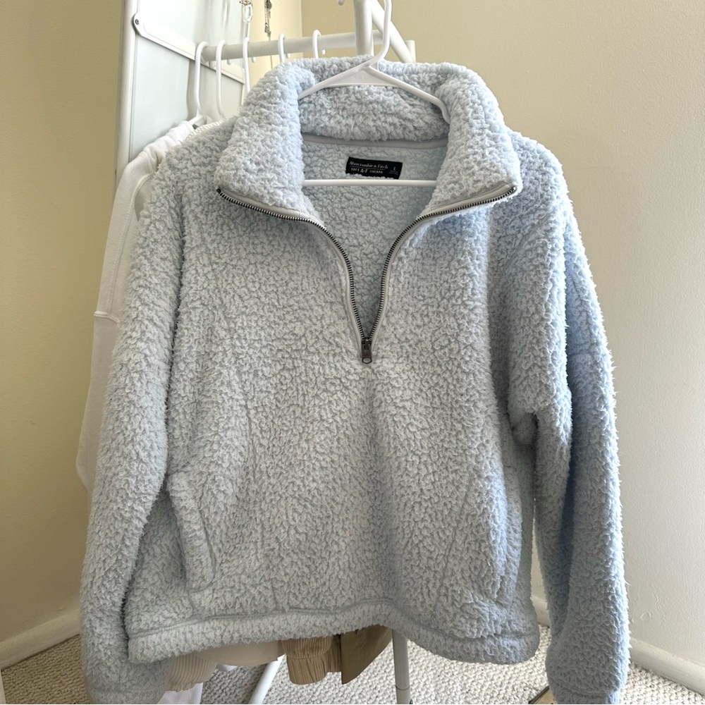 abercrombie & fitch light blue sherpa half zip